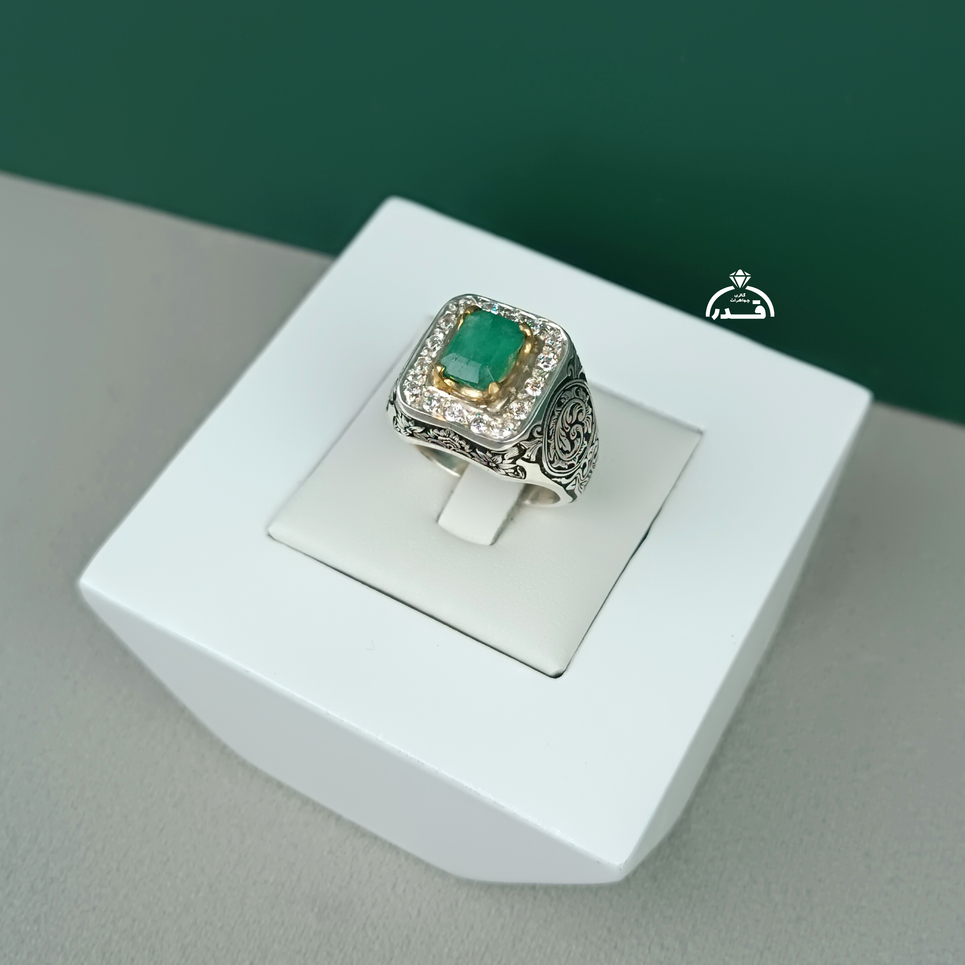 انگشتر زمرد زامبیا طبیعی کد 2324