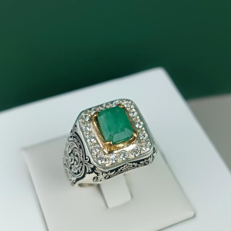 انگشتر زمرد زامبیا طبیعی کد 2324