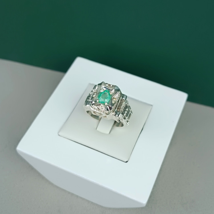 انگشتر زمرد کلمبیا با شناسنامه و الماس طبیعی کد 2336